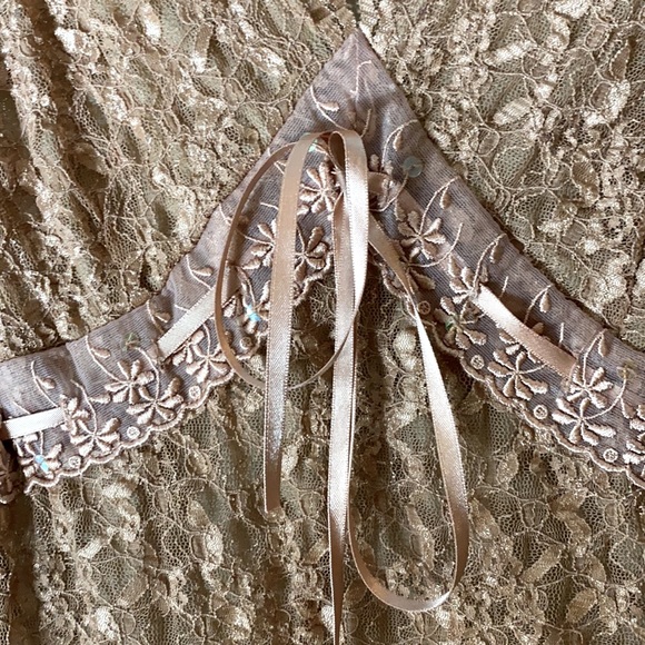 Lace Tank top - Picture 3 of 3